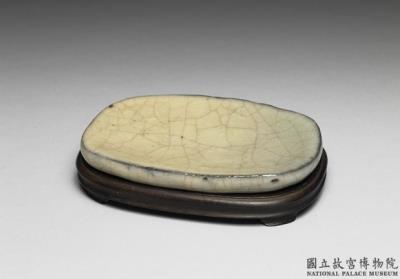 图片[3]-Brush dish with celadon glaze, Guan ware, Southern Song to Yuan dynasty, 13th-14th century-China Archive